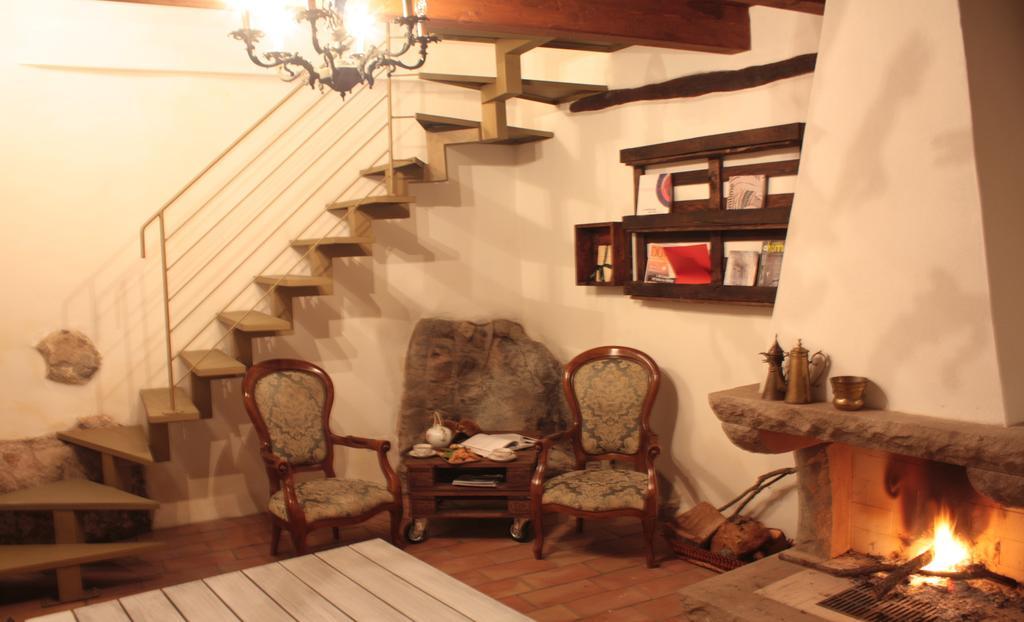 Il Lupo Rosso Bed & Breakfast Santu Lussurgiu Exterior photo