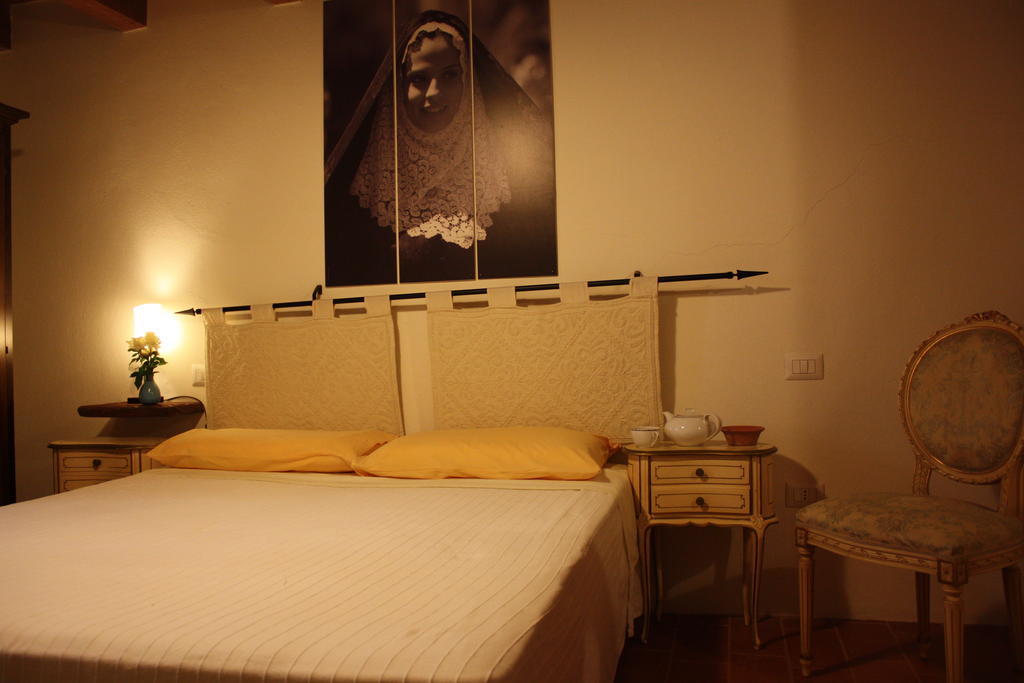 Il Lupo Rosso Bed & Breakfast Santu Lussurgiu Room photo