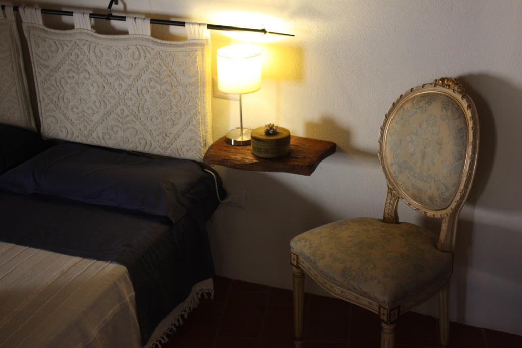 Il Lupo Rosso Bed & Breakfast Santu Lussurgiu Room photo