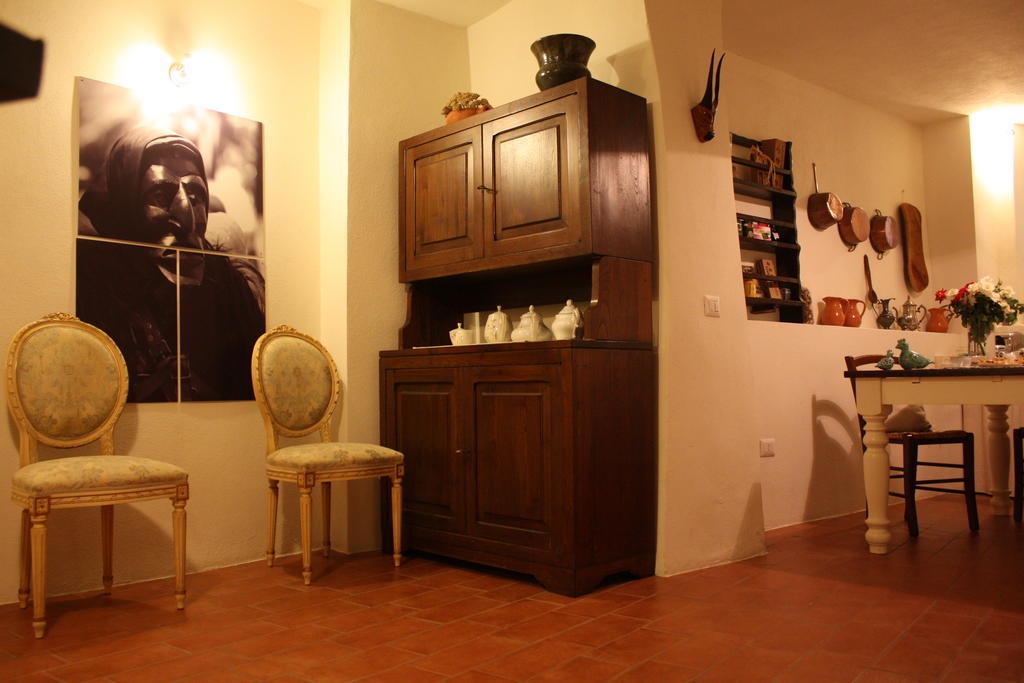 Il Lupo Rosso Bed & Breakfast Santu Lussurgiu Exterior photo